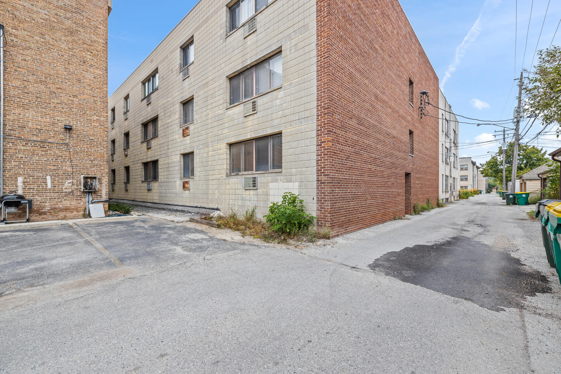 4434 North Oakland Avenue, Unit 206 Shorewood, WI 53211 - Photo 19 of 22 4-Exterior_4434 N. Oakland Ave #206