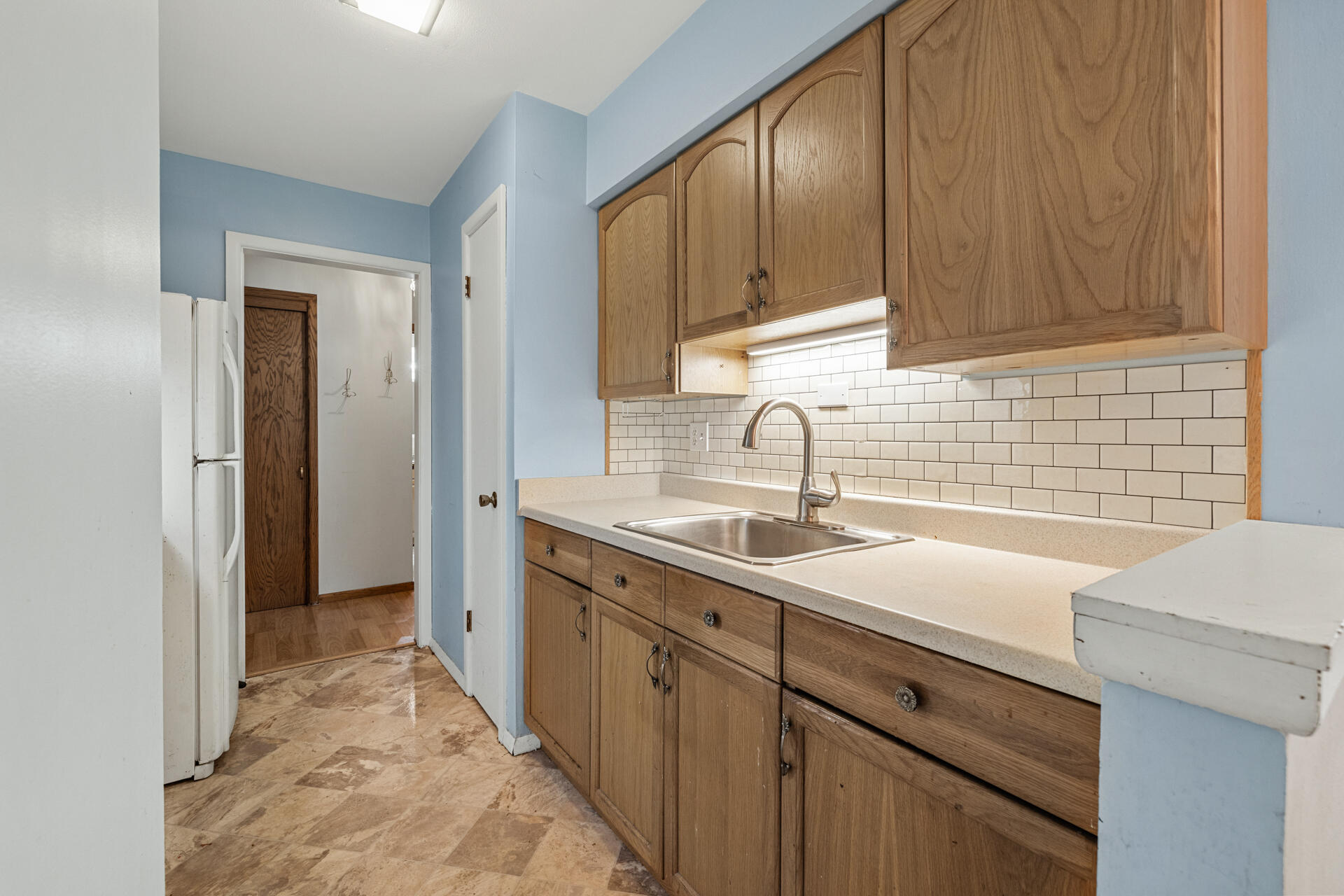 4434 North Oakland Avenue, Unit 206 Shorewood, WI 53211 - Photo 8 of 22 6-Interior_4434 N. Oakland Ave #206