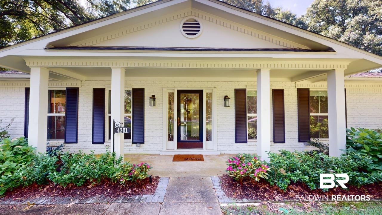 4301 Bit And Spur Road Mobile, AL 36608 - Photo 2 of 26