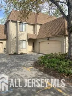 $3,600 | 89 Gate House Lane, Edison, NJ 08820