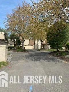 $3,600 | 89 Gate House Lane, Edison, NJ 08820