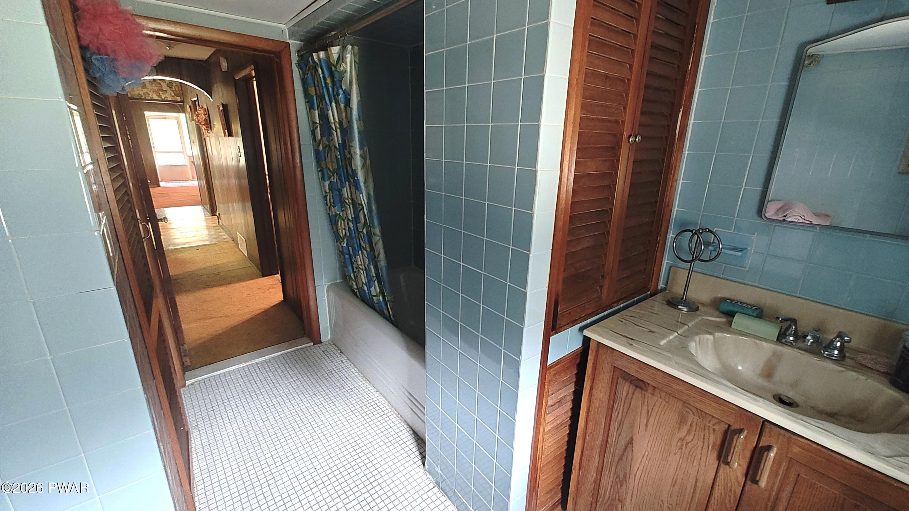 138 Neil Thompson Road Lackawaxen, PA 18435 - Photo 17 of 25