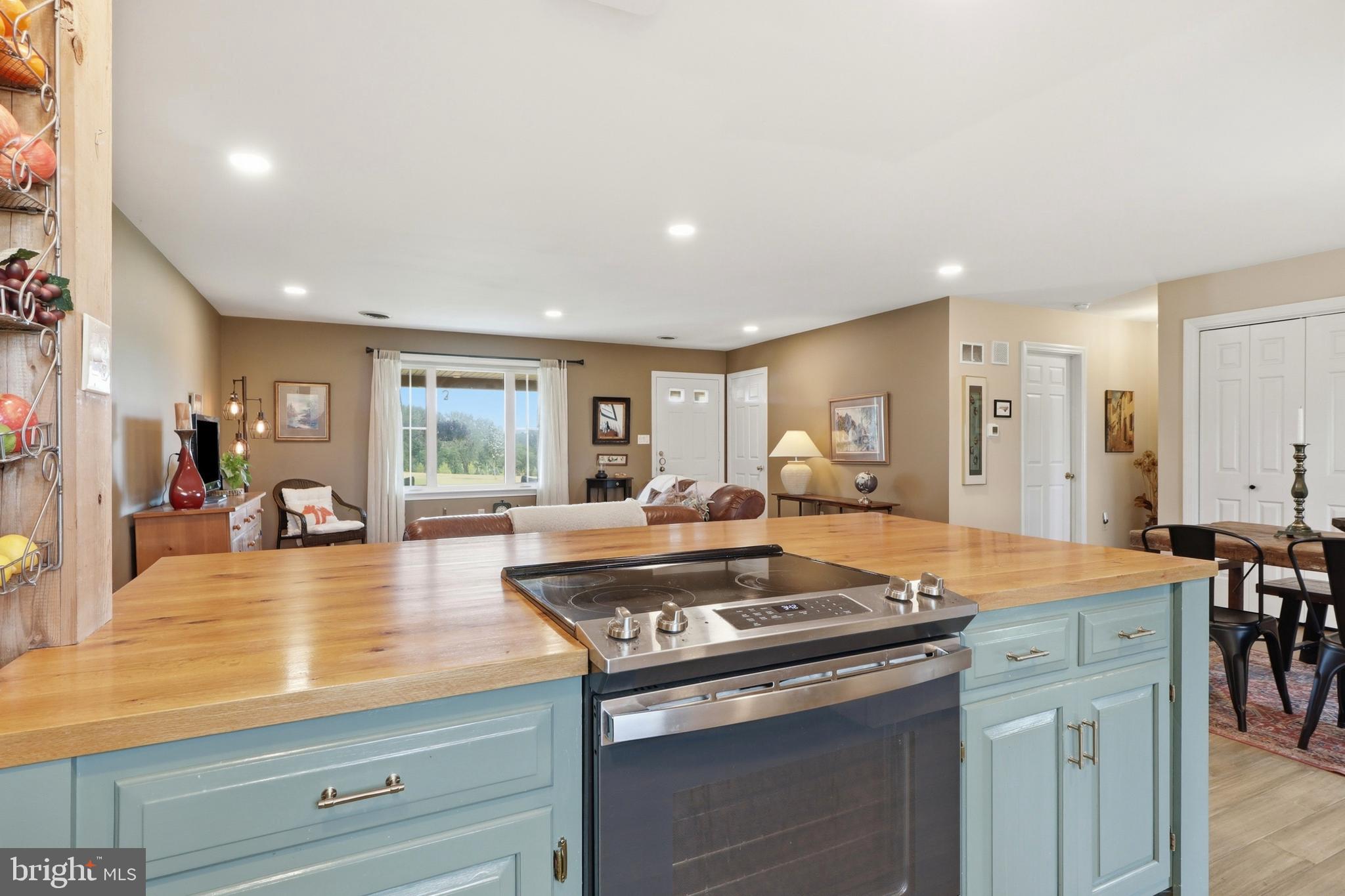 1739 Pioneer Road Lancaster, PA 17602 - Photo 16 of 55