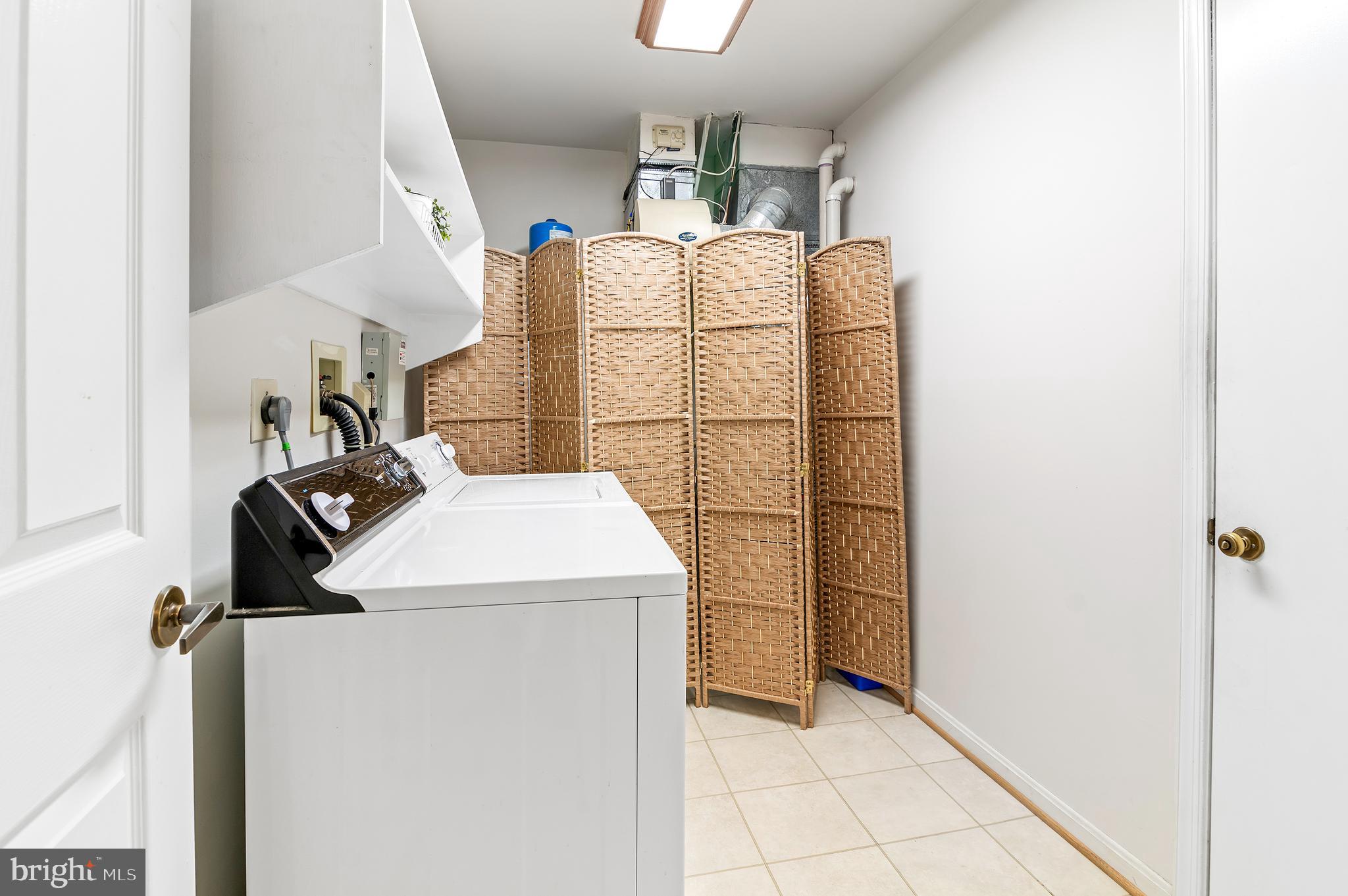 878 Rudder Way Annapolis, MD 21401 - Photo 29 of 35 Laundry/utility room