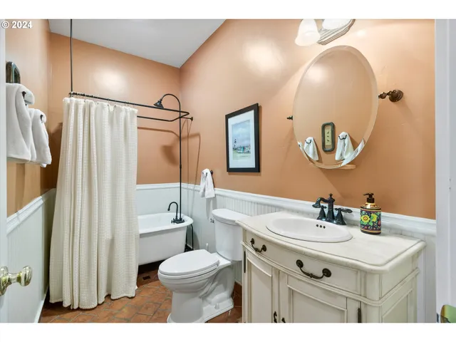 $1,175,000 | 375 West Elm Street, Jacksonville, OR 97530