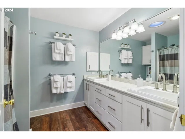 $1,175,000 | 375 West Elm Street, Jacksonville, OR 97530