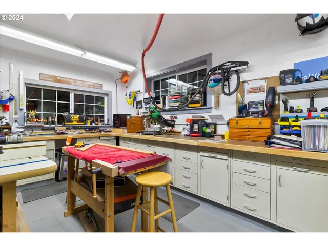 $1,175,000 | 375 West Elm Street, Jacksonville, OR 97530