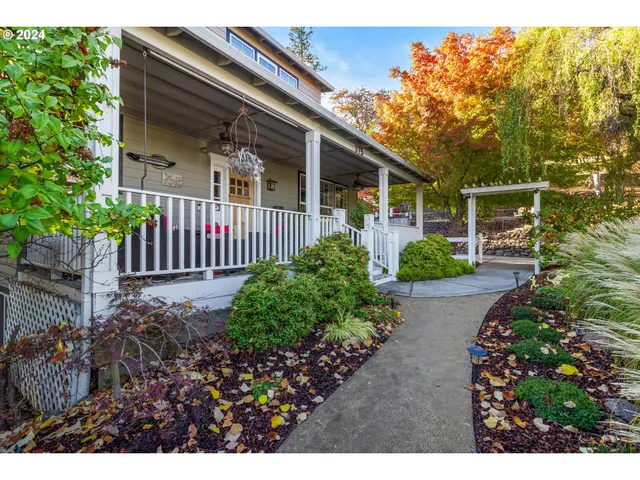 $1,175,000 | 375 West Elm Street, Jacksonville, OR 97530