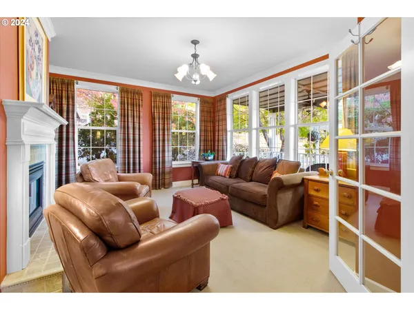 $1,050,000 | 375 West Elm Street, Jacksonville, OR 97530
