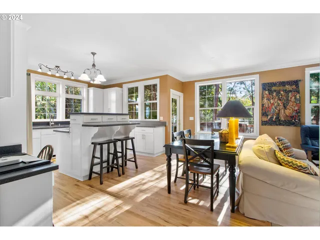 $1,175,000 | 375 West Elm Street, Jacksonville, OR 97530