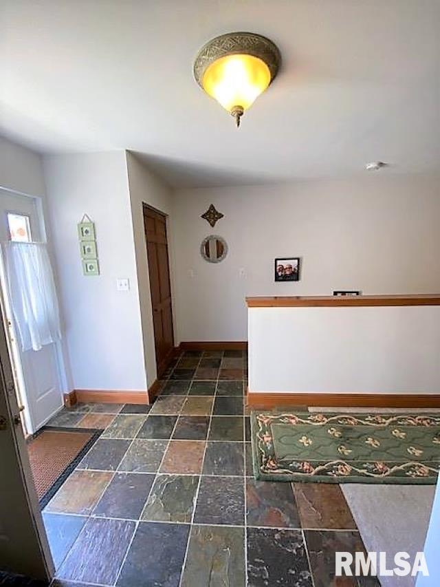 4301 Harvard Drive Springfield, IL 62712 - Photo 9 of 42 Gallery Image 9