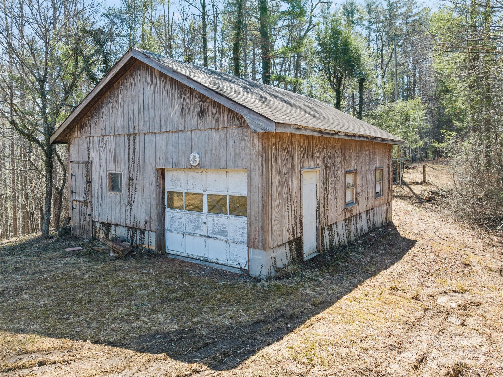 91 Jeter Road Clyde, NC 28721 - Photo 13 of 33