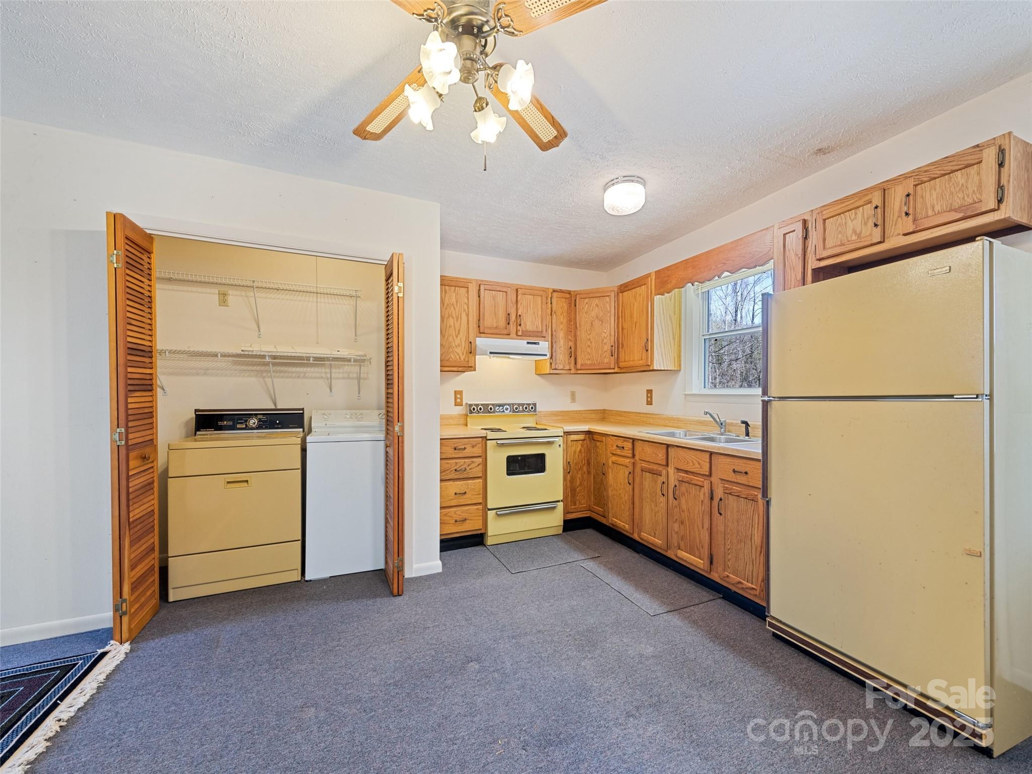 91 Jeter Road Clyde, NC 28721 - Photo 21 of 33