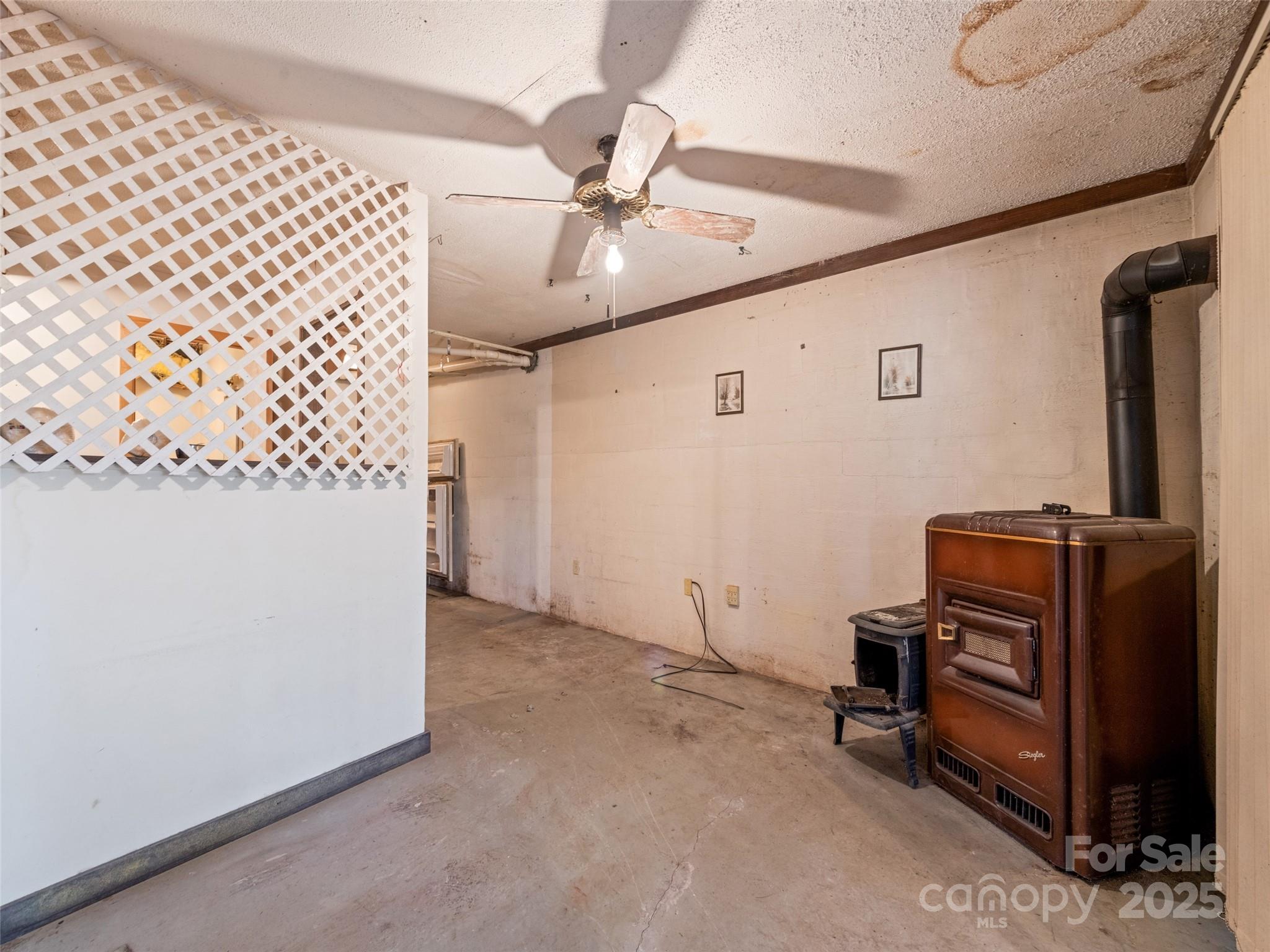 91 Jeter Road Clyde, NC 28721 - Photo 29 of 33