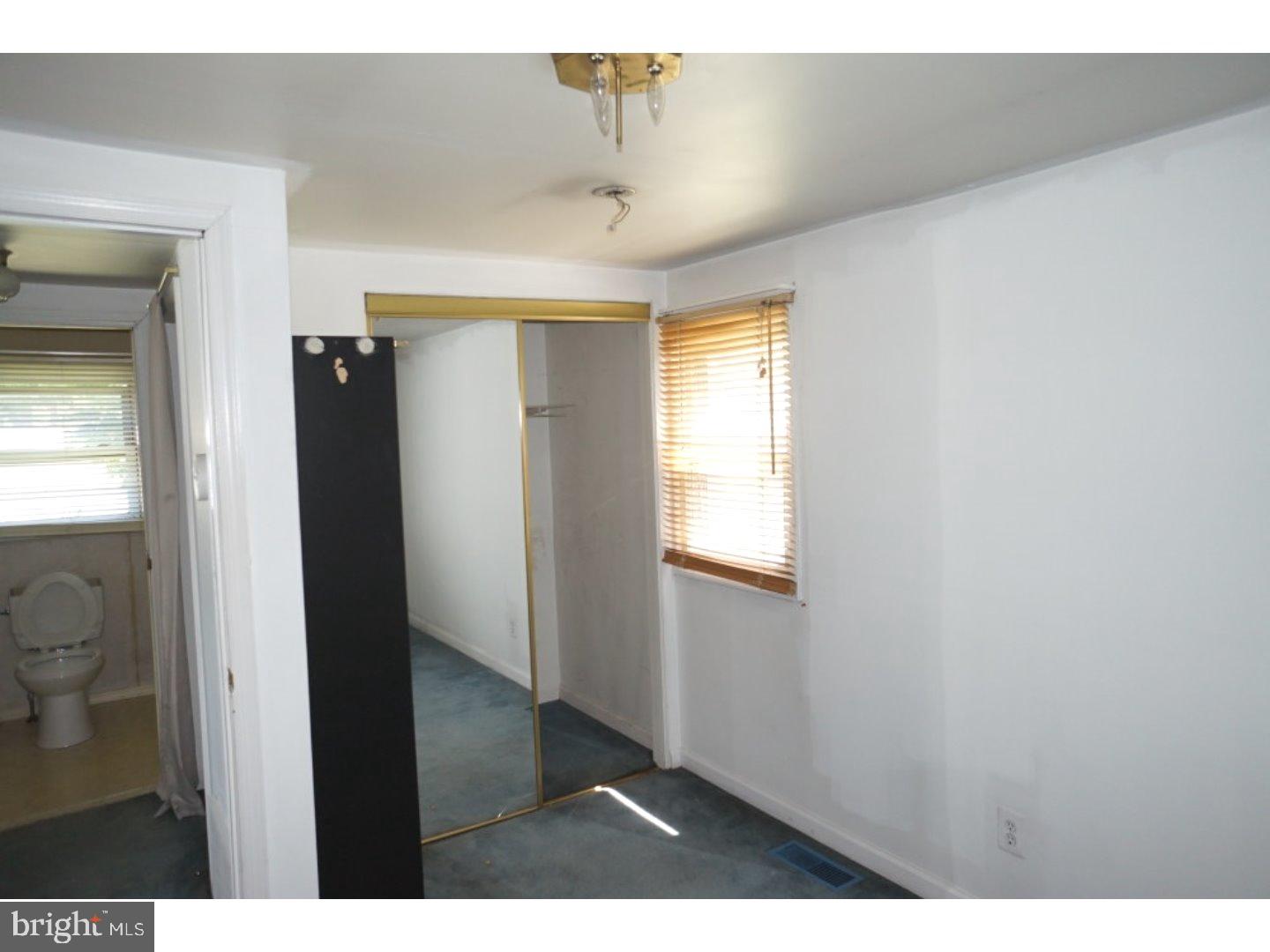 14 Cooper Avenue Clementon, NJ 08021 - Photo 22 of 25 Garage
