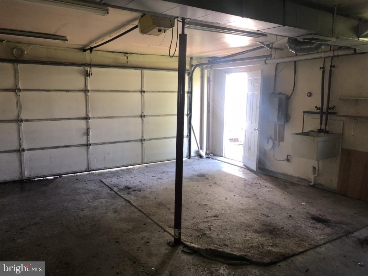 14 Cooper Avenue Clementon, NJ 08021 - Photo 24 of 25 Garage