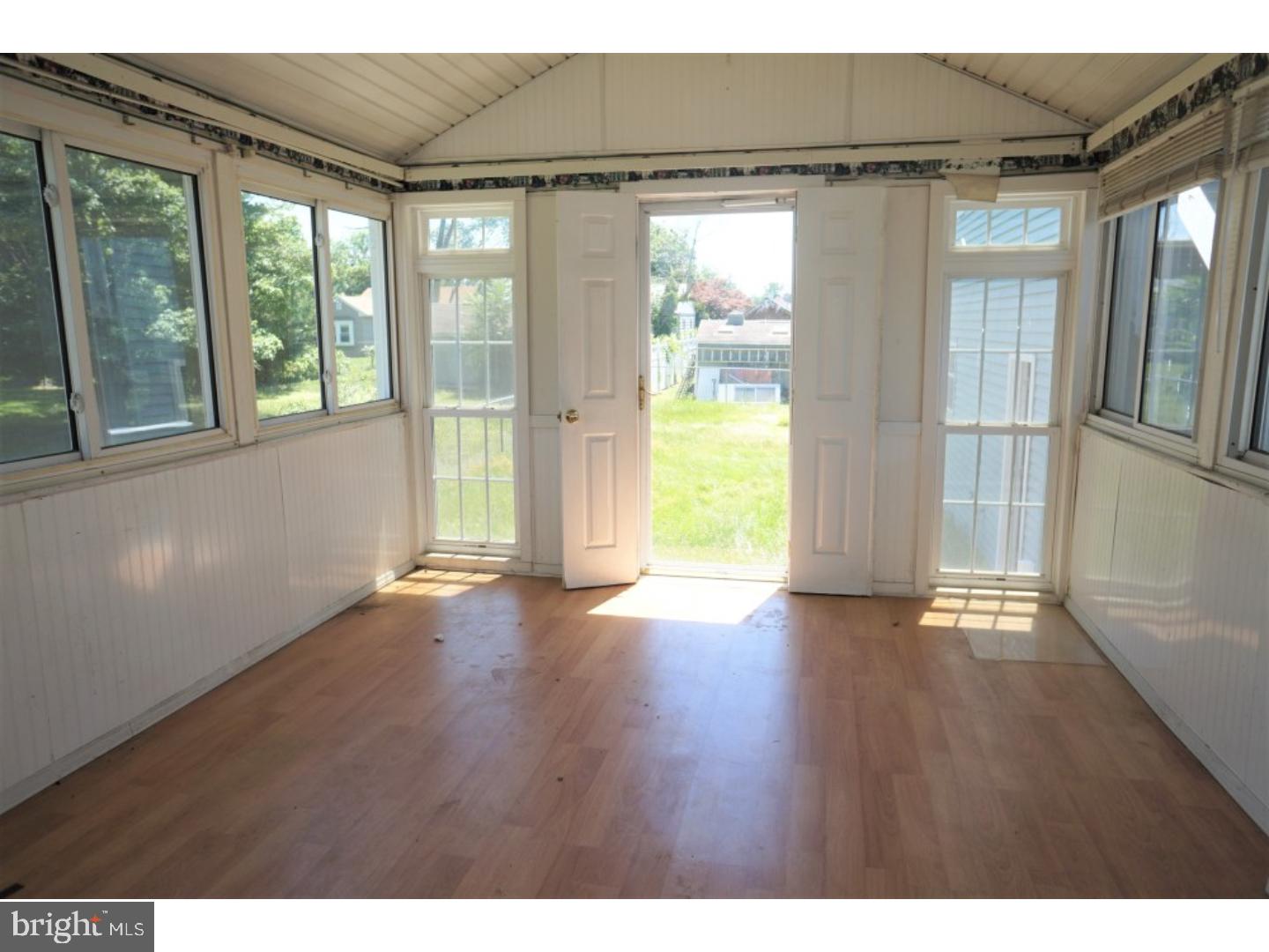 14 Cooper Avenue Clementon, NJ 08021 - Photo 8 of 25 Sun Room