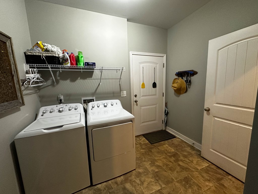 742 Doyle Road Dothan, AL 36305 - Photo 43 of 63 Laundry