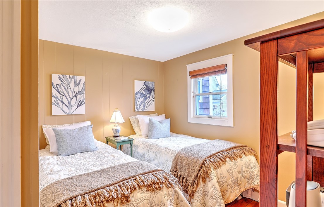 183 Mathewson Road Barrington, RI 02806 - Photo 21 of 34