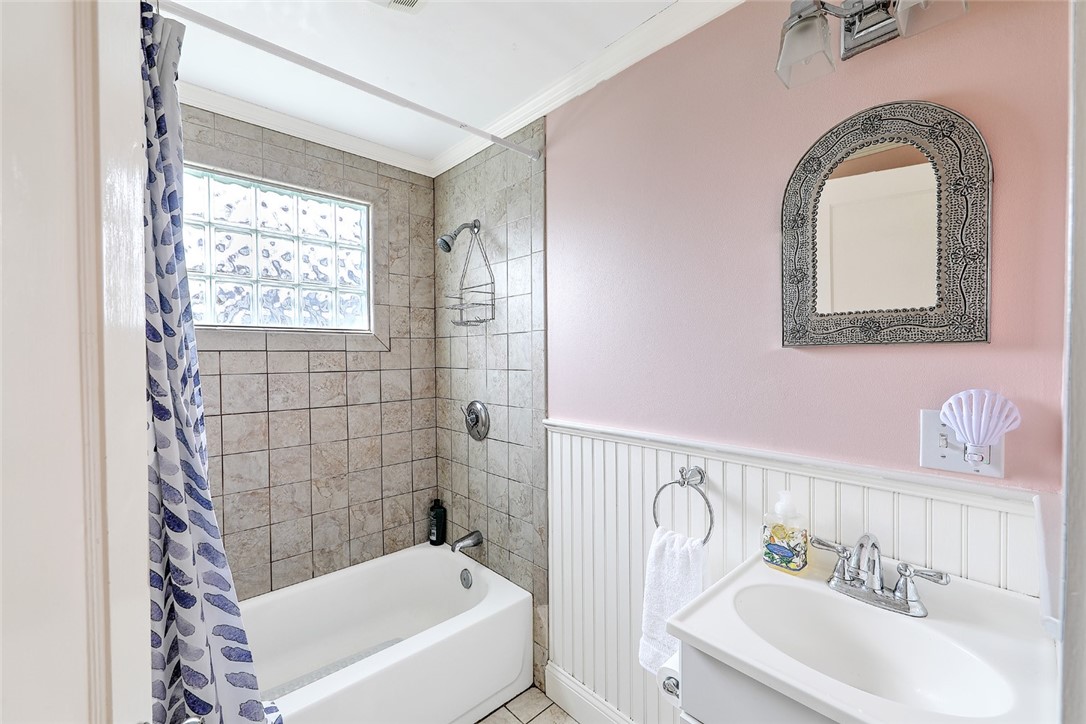 183 Mathewson Road Barrington, RI 02806 - Photo 22 of 34 main bath