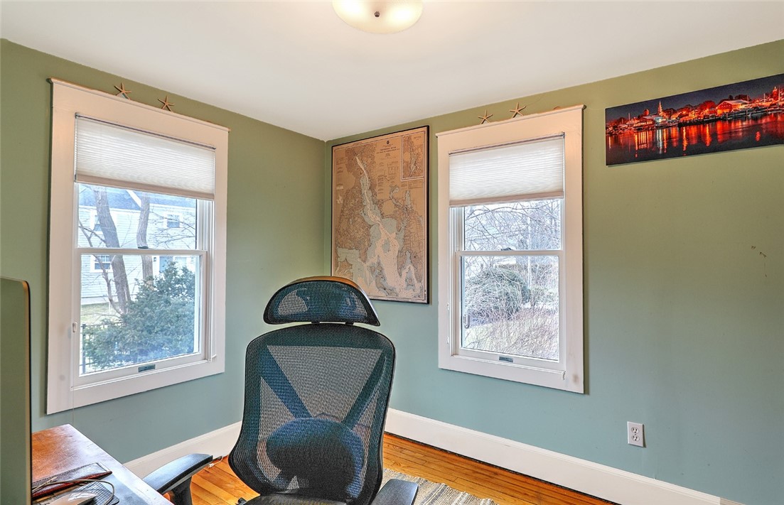 183 Mathewson Road Barrington, RI 02806 - Photo 23 of 34