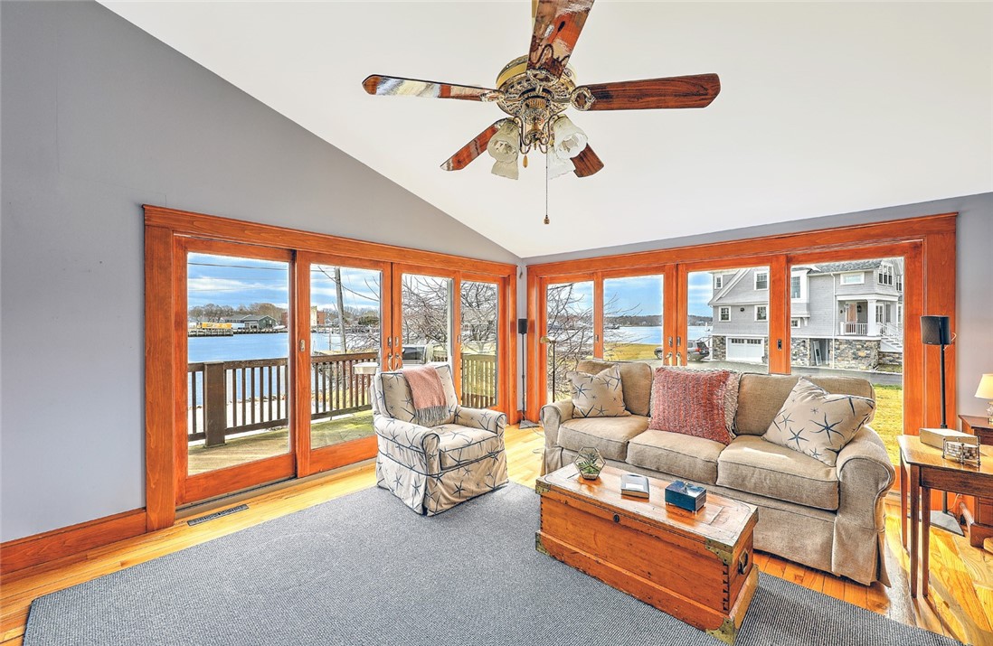 183 Mathewson Road Barrington, RI 02806 - Photo 5 of 34