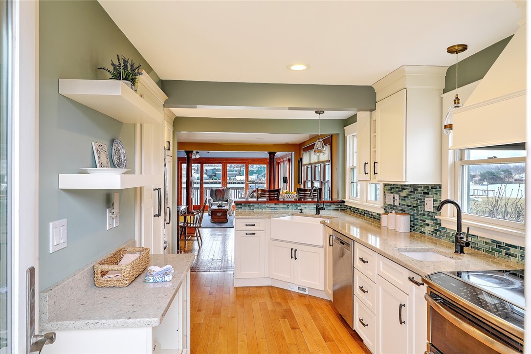 183 Mathewson Road Barrington, RI 02806 - Photo 10 of 34