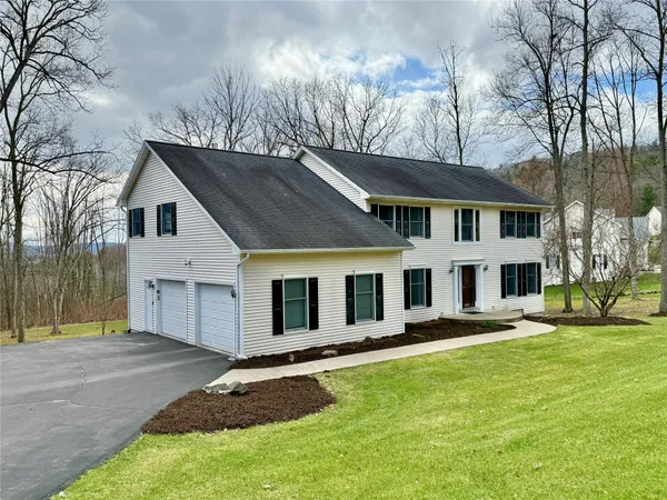 $585,275 | 15 Hemlock Lane, Binghamton, NY 13901