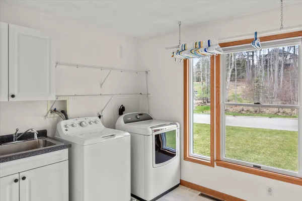 $585,275 | 15 Hemlock Lane, Binghamton, NY 13901