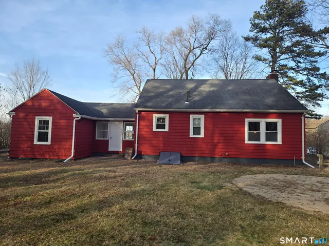 $369,900 | 242 Elm Street, Enfield, CT 06082