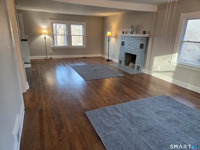 $369,900 | 242 Elm Street, Enfield, CT 06082