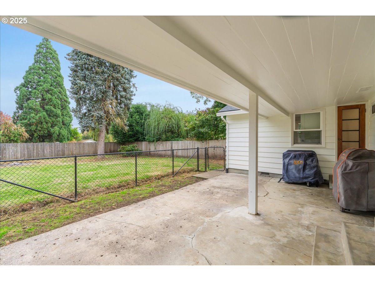 1317 Filbert Street Forest Grove, OR 97116 - Photo 20 of 29 a view of a backyard