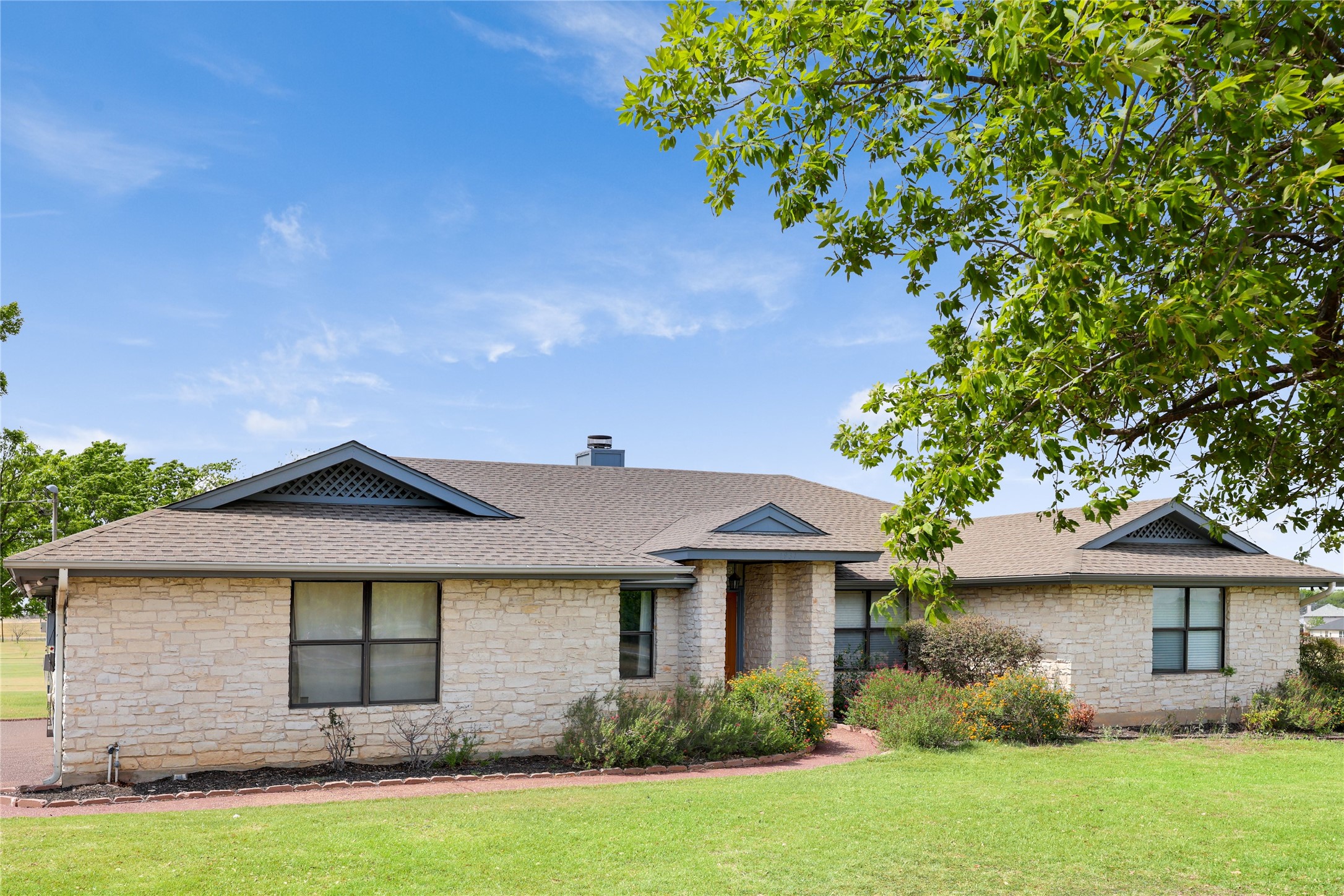 1931 Rowe Loop Pflugerville, TX 78660 - Photo 5 of 40 Gallery Image 5