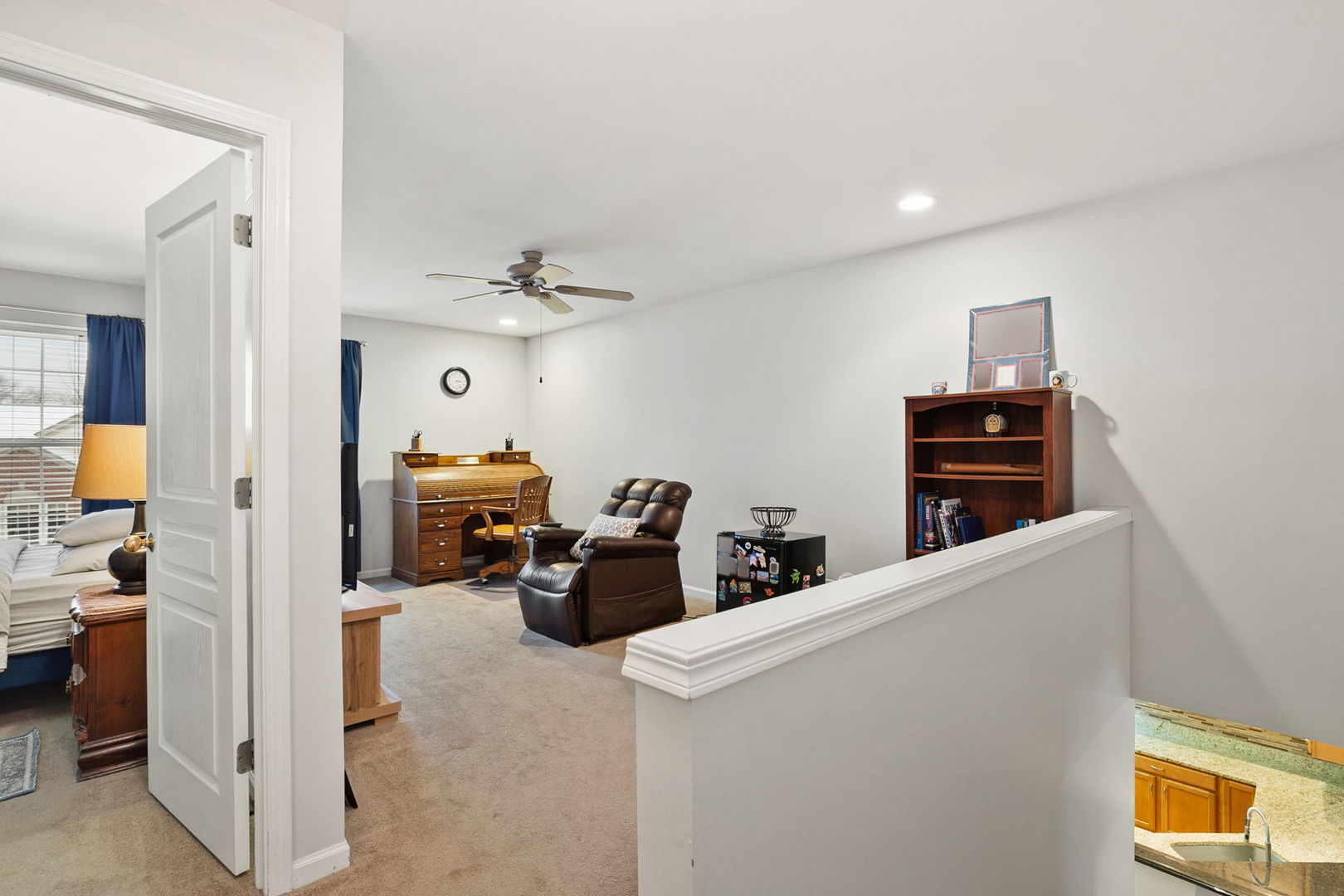 2854 Waterfront Avenue Algonquin, IL 60102 - Photo 18 of 29 a view of livingroom with furniture