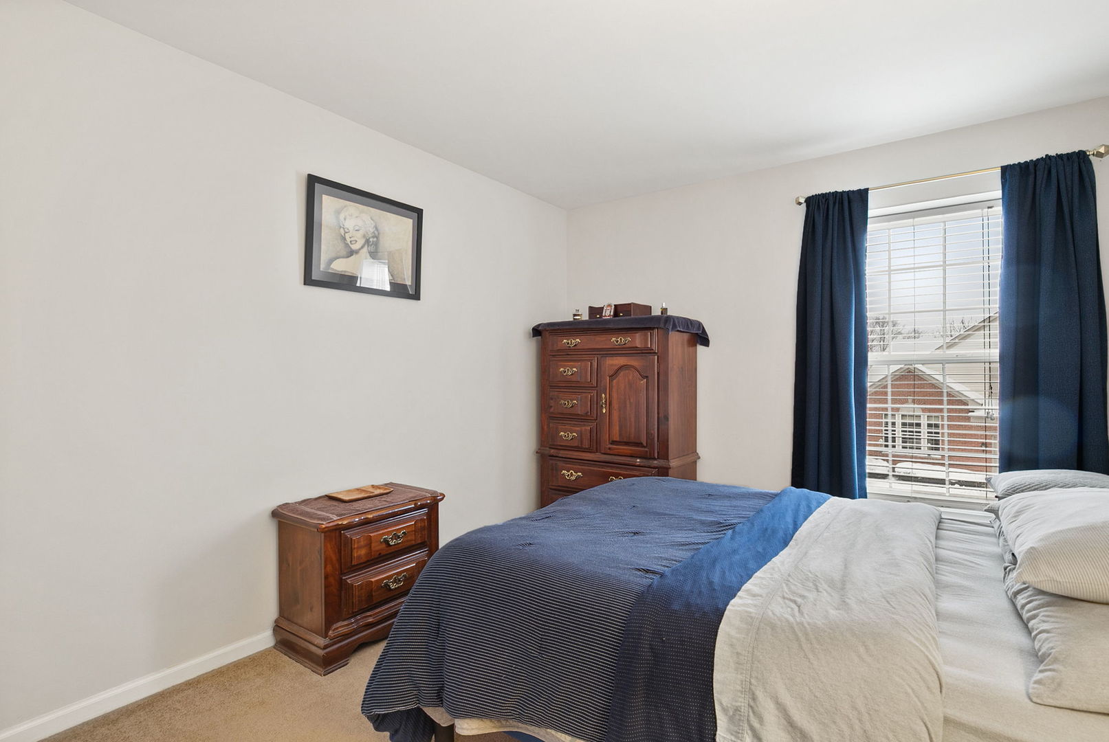 2854 Waterfront Avenue Algonquin, IL 60102 - Photo 21 of 29 a bedroom with a bed and a closet