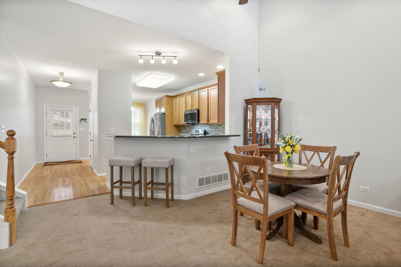 2854 Waterfront Avenue Algonquin, IL 60102 - Photo 4 of 29 a dining room with furniture and window