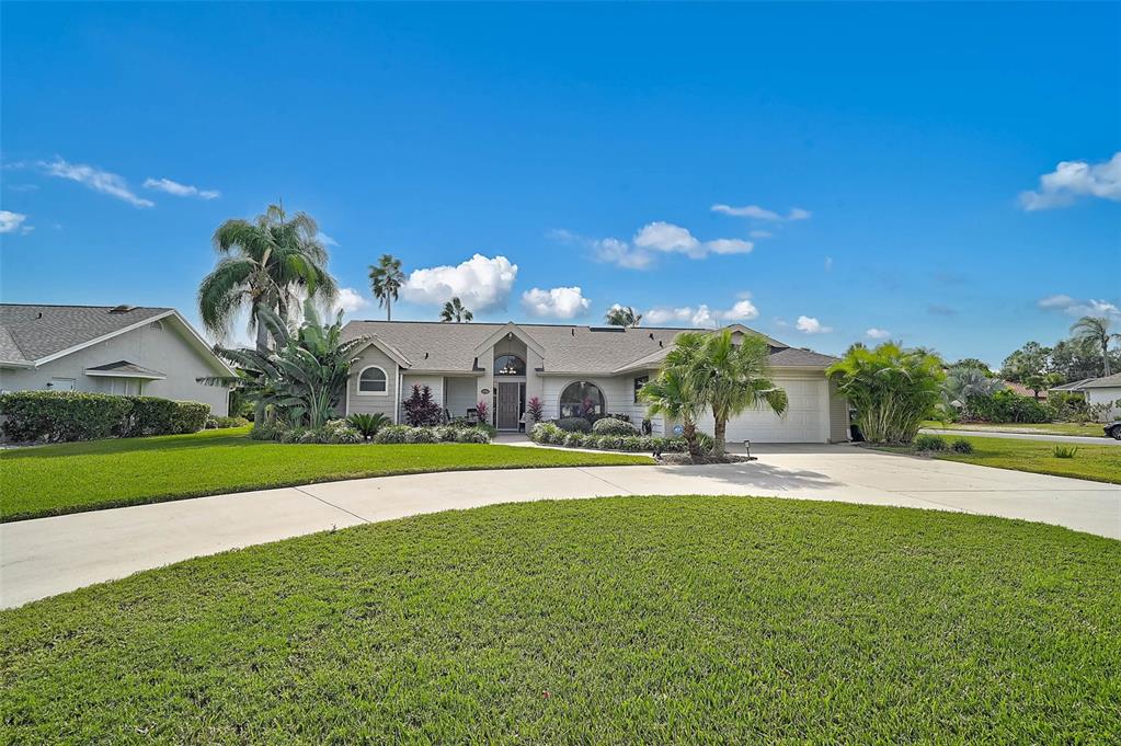 4312 Pro Am Avenue East Bradenton, FL 34203 - Photo 3 of 37 a view of a volley ball court