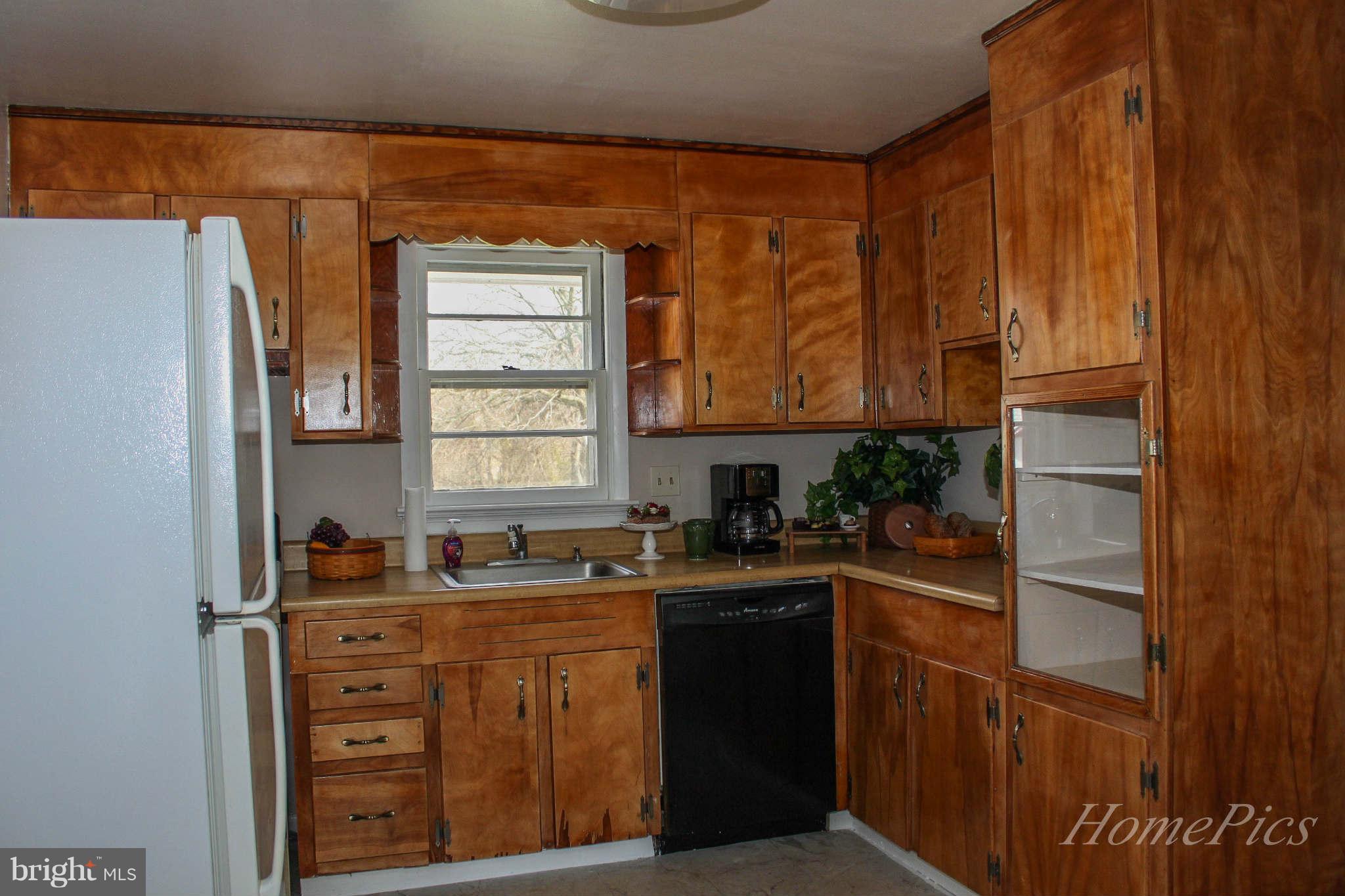 17025 Hughes Road Poolesville, MD 20837 - Photo 11 of 30 Kitchen