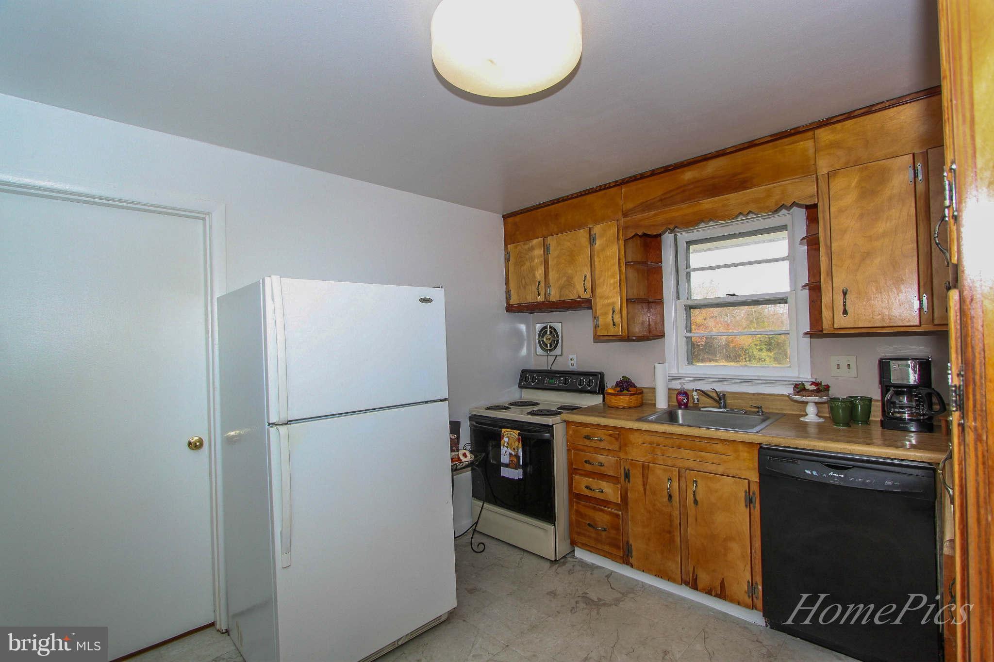 17025 Hughes Road Poolesville, MD 20837 - Photo 12 of 30 Kitchen