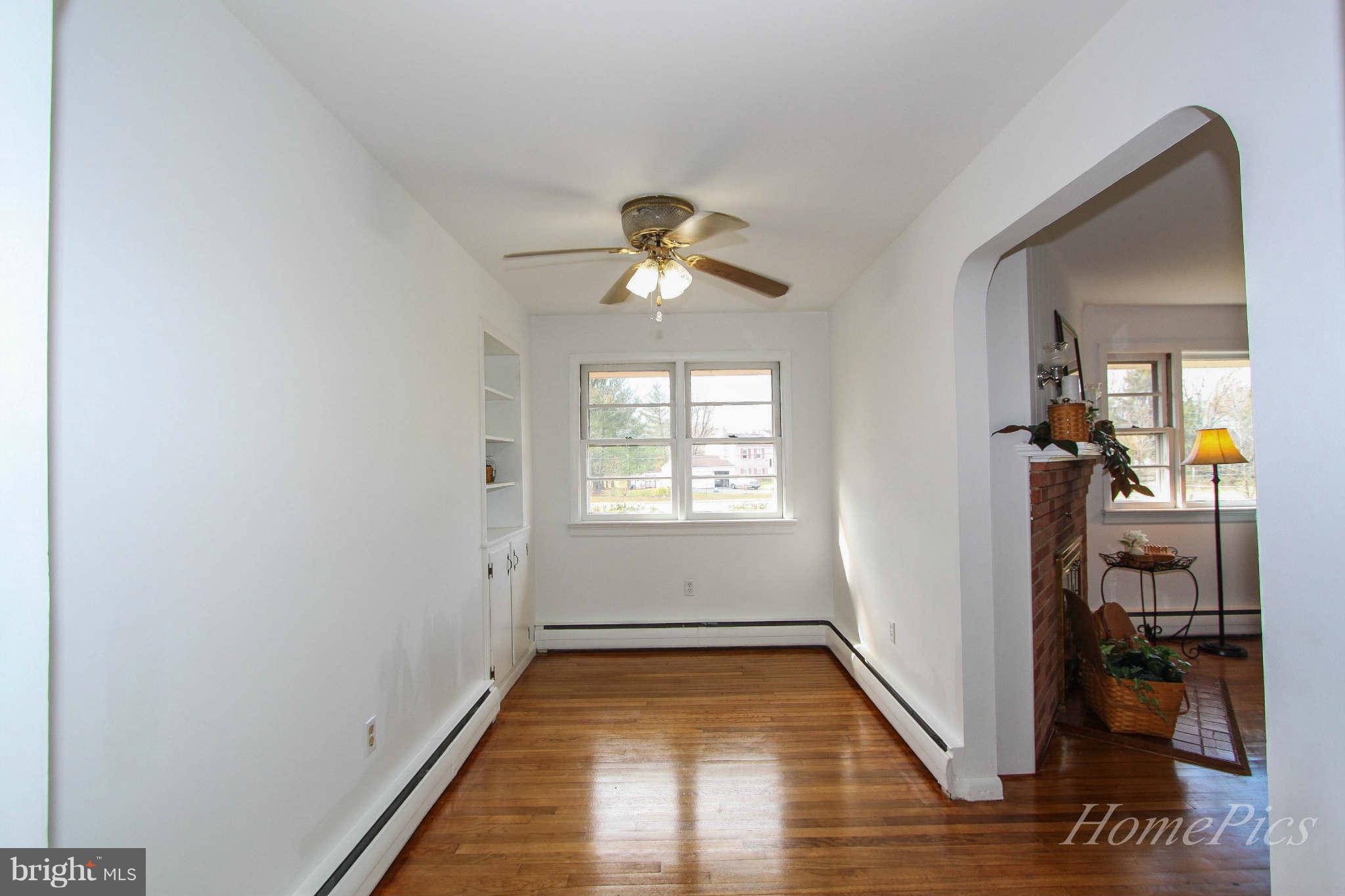 17025 Hughes Road Poolesville, MD 20837 - Photo 7 of 30 Dining Room