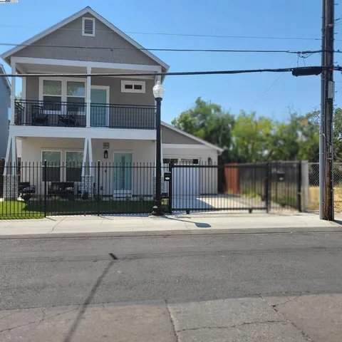 $2,595 | 2627-2627 Beaumont Street, Sacramento, CA 95815