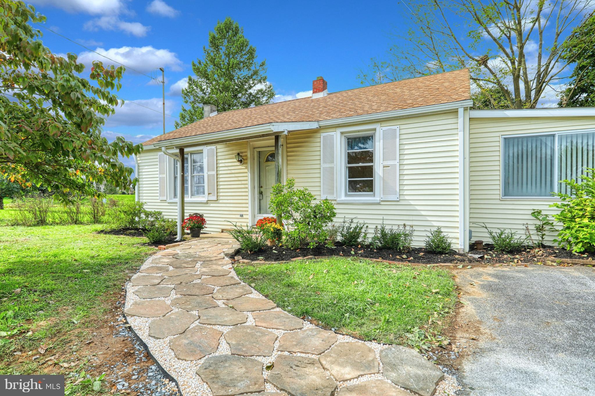 1099 Church Road York, PA 17404 - Photo 4 of 26 Gallery Image 4