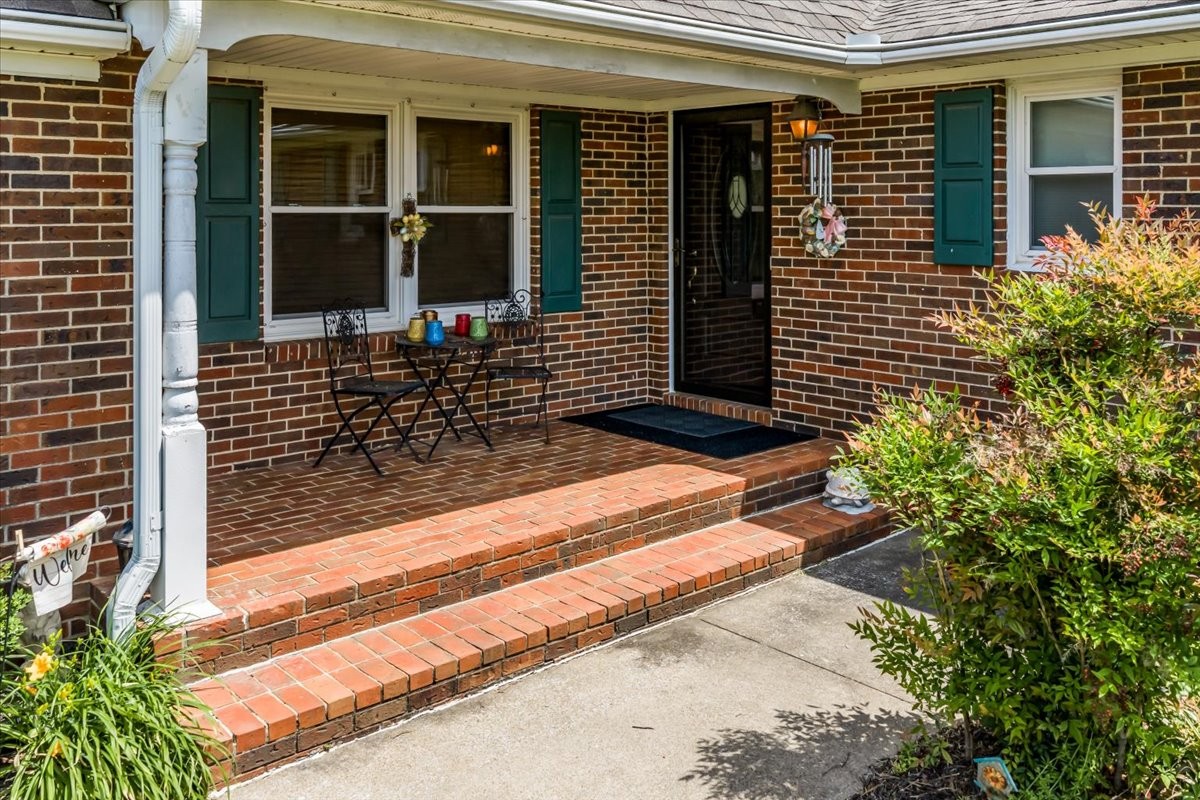 1555 Charles Bell Road Clarksville, TN 37040 - Photo 4 of 86