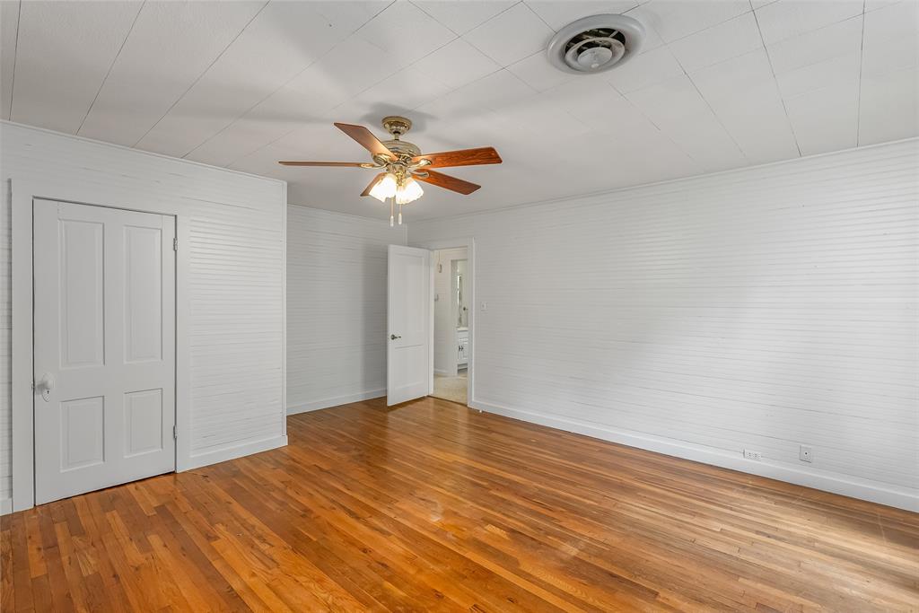 9008 Hosston Vivian Road Vivian, LA 71082 - Photo 14 of 30 wooden floor in a room