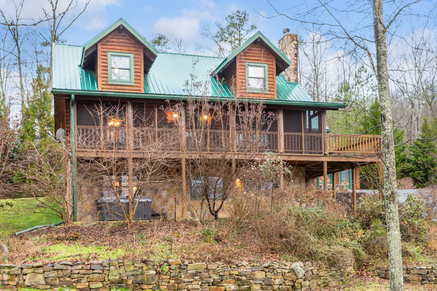 WELCOME TO 635 NW EADS RD !!
