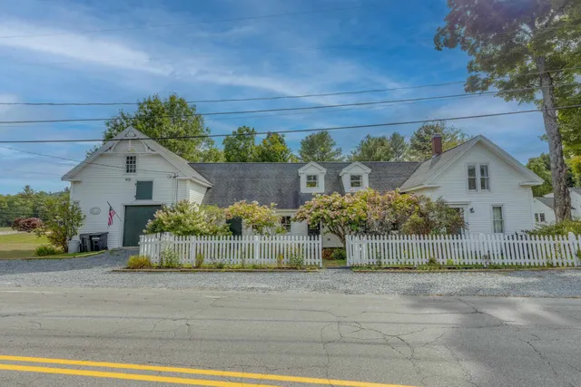 $2,800 | 34 North Shore Road, Hebron, NH 03241