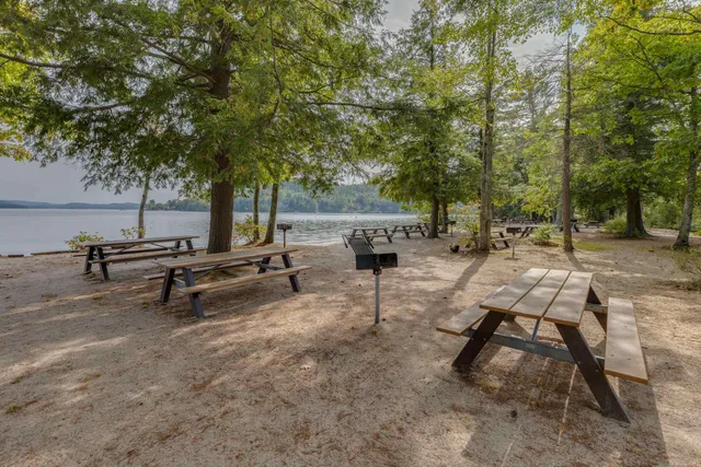 $2,800 | 34 North Shore Road, Hebron, NH 03241