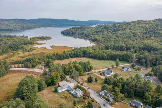 $2,800 | 34 North Shore Road, Hebron, NH 03241