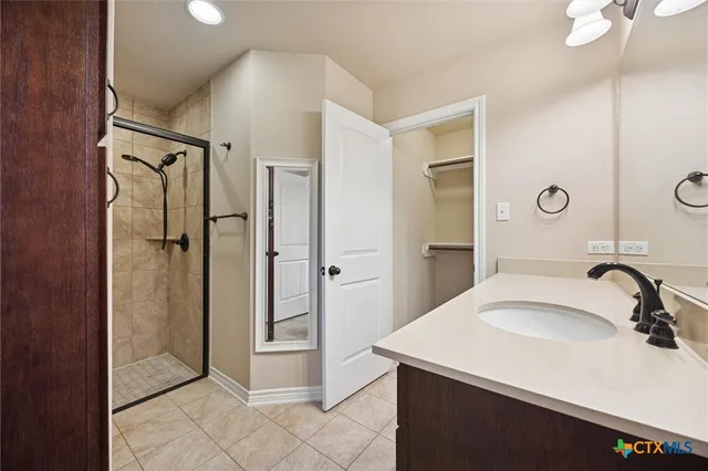 $2,000 | 1135 Twisted Oak Court, Canyon Lake, TX 78133