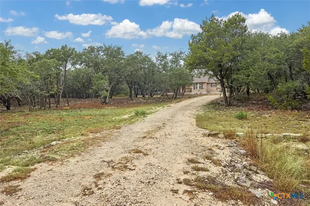 $2,000 | 1135 Twisted Oak Court, Canyon Lake, TX 78133
